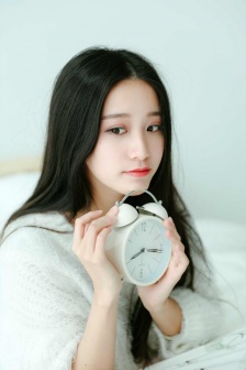 稚嫩的小学生初中生怎么形容